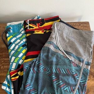 3 pairs men’s sz 32-33 swim board shorts billabong, fox, quicksilver